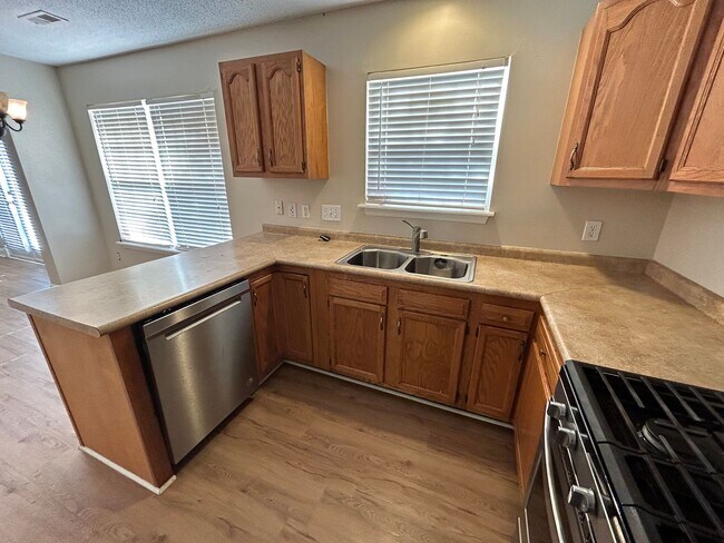 Building Photo - COMING SOON! N Greensboro, 4/2.5 home off of N Church St near Lake Jeanette & I-840