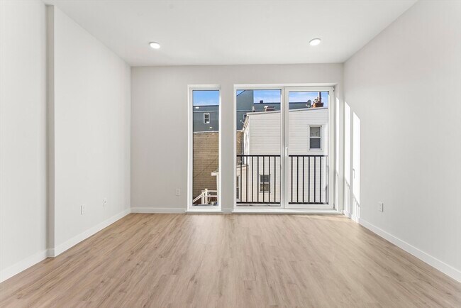 Building Photo - 24-28 Mt Pleasant St