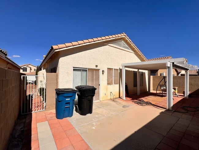 Building Photo - One Story Home For Rent