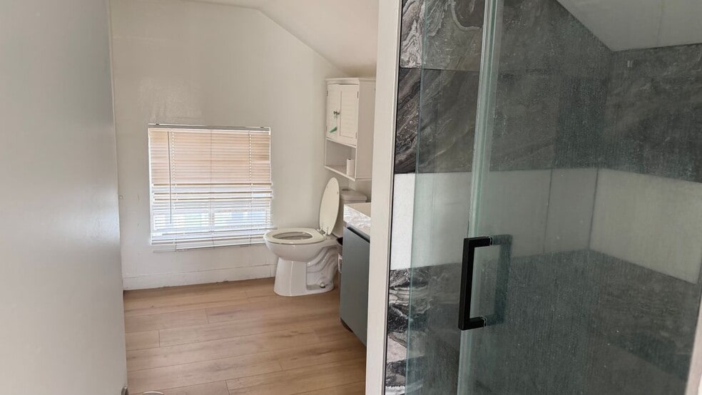 Building Photo - 301 W 1st St