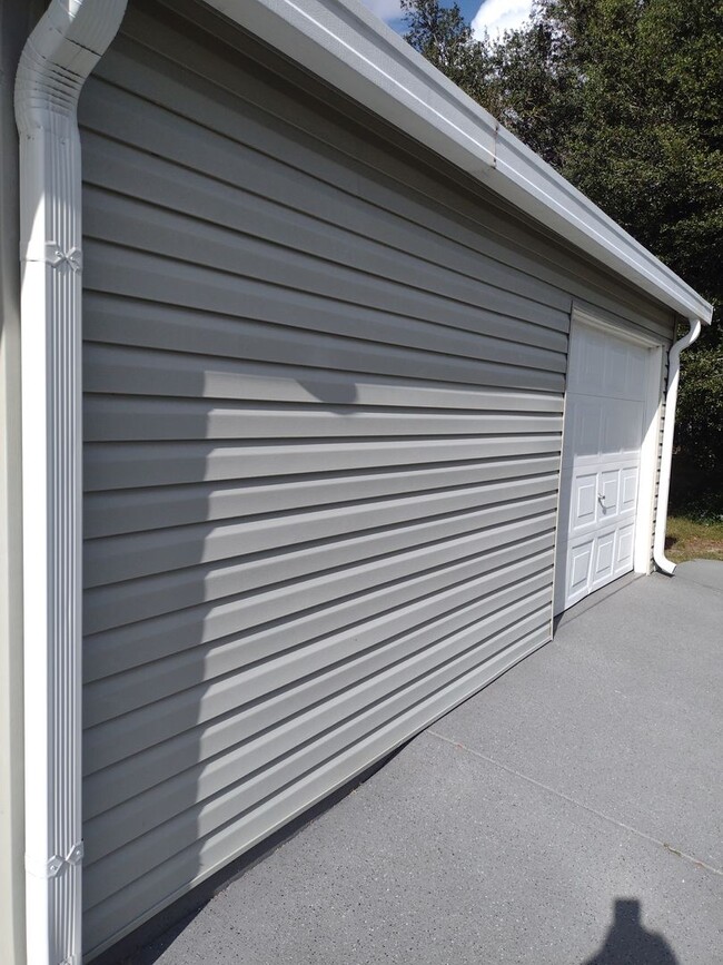 Building Photo - Remodeled Home in the Villages-Move in Ready