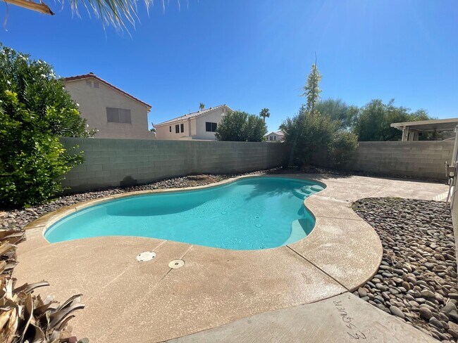 Building Photo - 5848 Red Dawn St