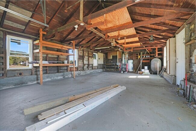 Building Photo - 736 Sconitcut Rd