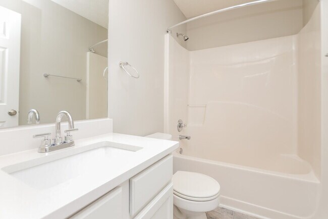 Building Photo - 7038 Hillcrest Chase Ln