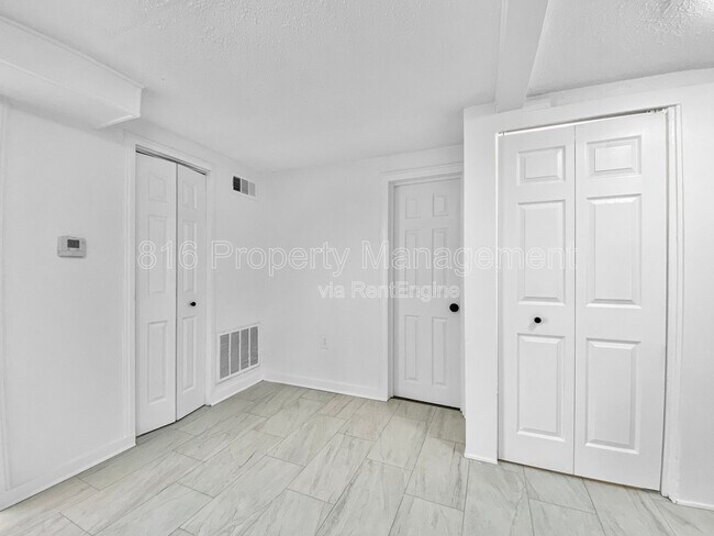 Building Photo - 4802 Locust Ave