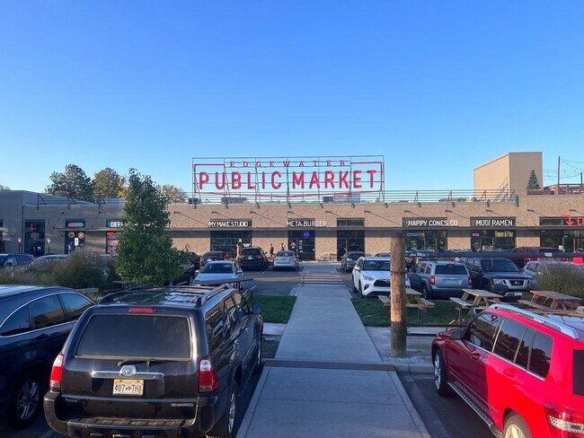 Building Photo - 2285 Gray St