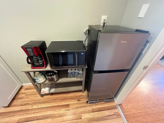 Building Photo - Single Bedroom Suite -- Furnished Upon Req...