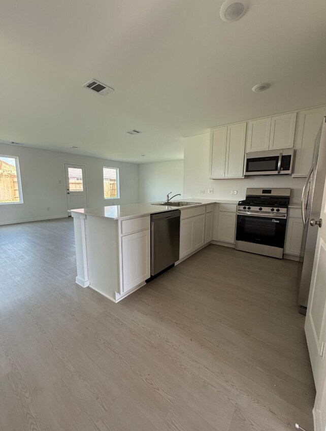 Building Photo - 3061 Fantasy Ter Dr