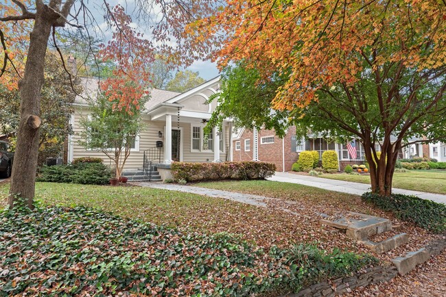 Building Photo - Beautiful Home in Dilworth