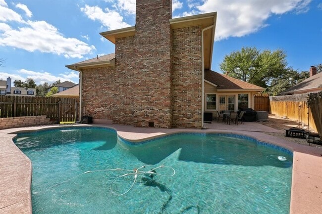 Building Photo - 6904 Peppervine Cove