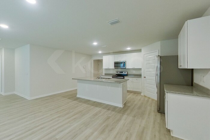 Building Photo - 4682 Malay Cir