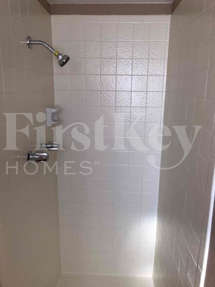 Building Photo - 6025 W Evans Dr