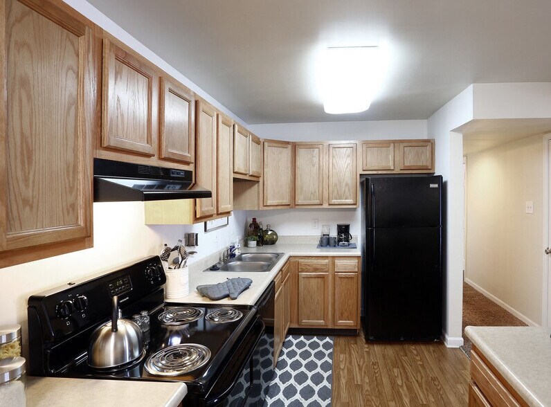 Brookwood Apartments 5301 S Turtle Creek South Dr Indianapolis IN 46227 Apartment Finder