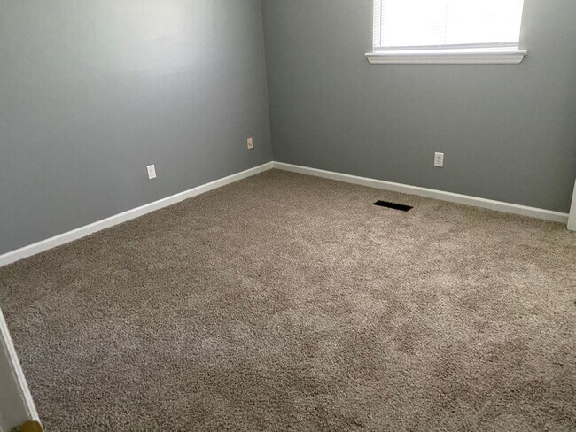 Building Photo - Three Bedroom, Large Lot, Pet Friendly,Hixson! ***Monthly rent $1900.00!***