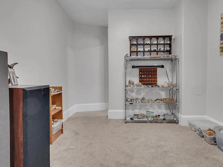 Building Photo - 280 Main St