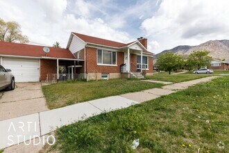 Building Photo - 28th Duplex