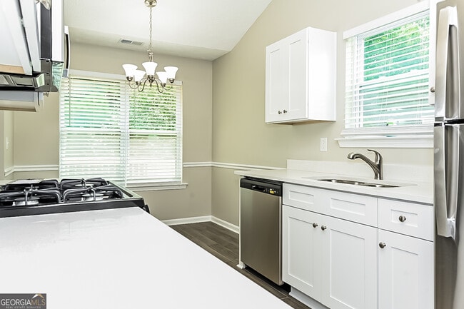 Building Photo - 350 Summer Hill Cir