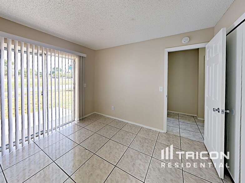Building Photo - 7812 Sagebrush Pl