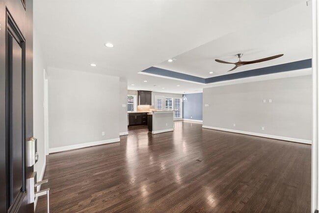 Building Photo - 5521 Lincrest Ln