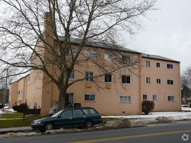 Building Photo - 326 N Main St