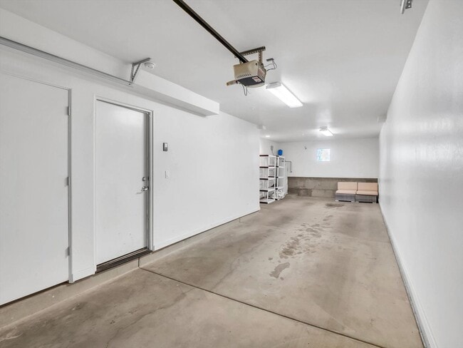 Building Photo - Beautiful Property with Contemporary Flair