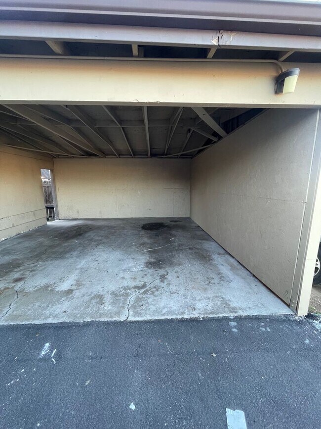 Building Photo - GLEN