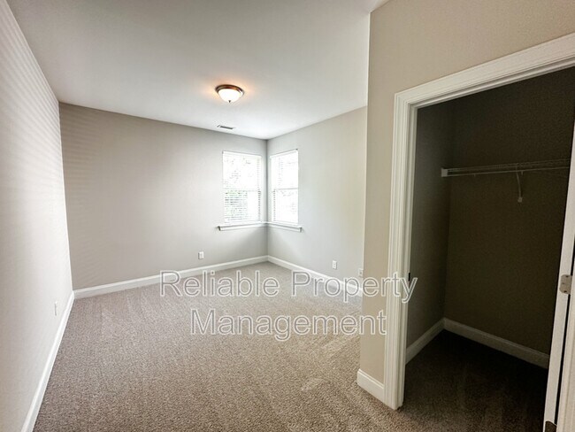 Building Photo - 282 Flowers Crest Way