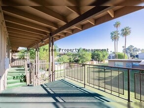 Building Photo - 2411 W Hazelwood St