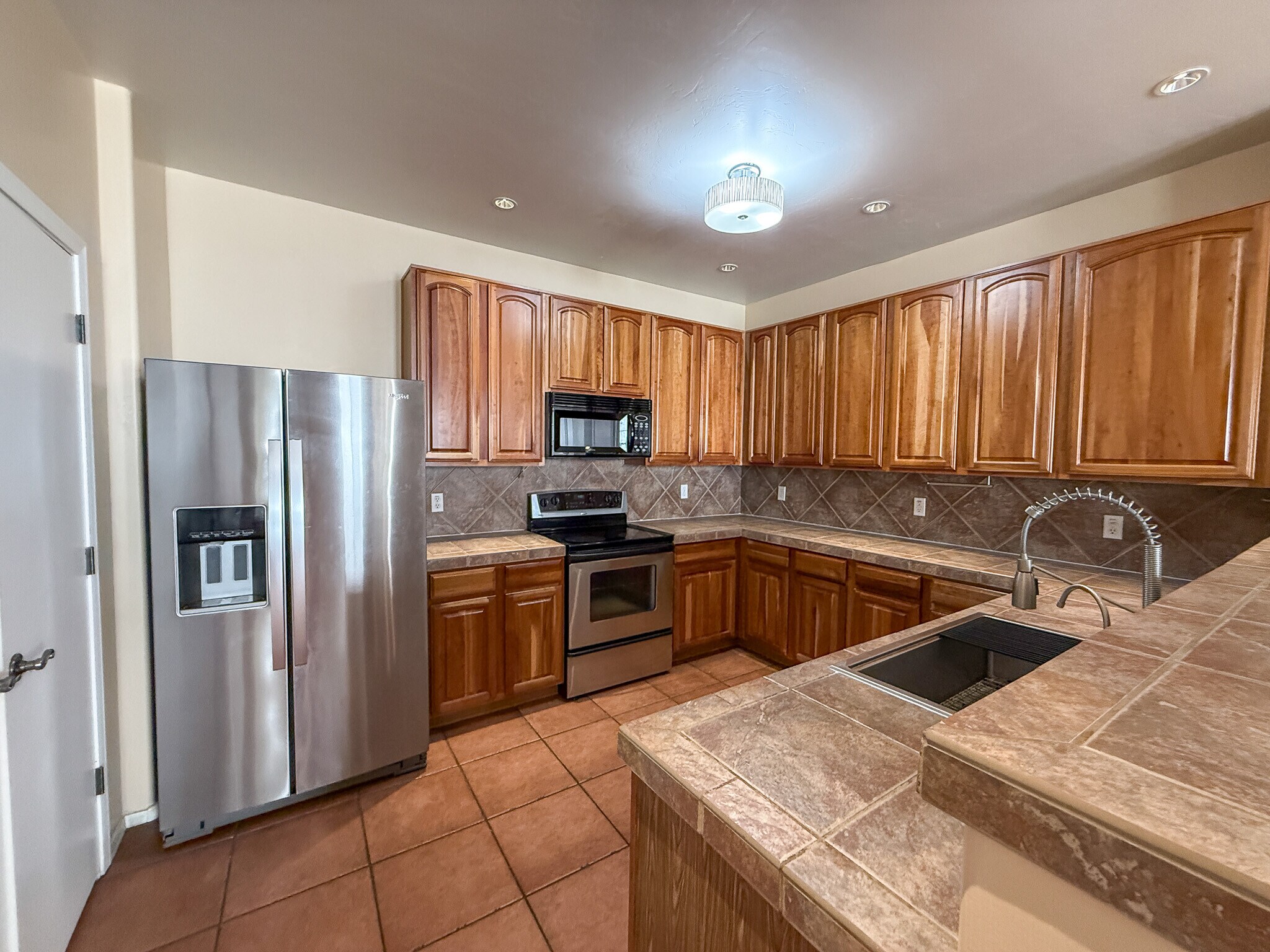 Building Photo - 2771 N Saramano Ln