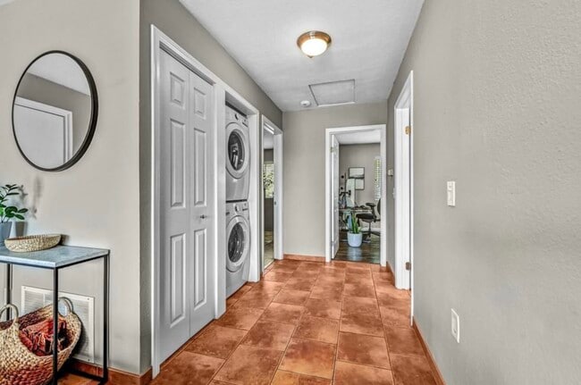 Building Photo - 119 Mangano Cir