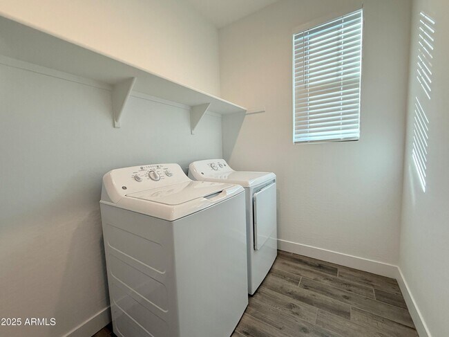 Building Photo - 10203 W Crittenden Ln