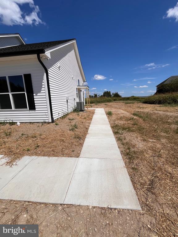 Building Photo - 8641 Sandy Beach Ln