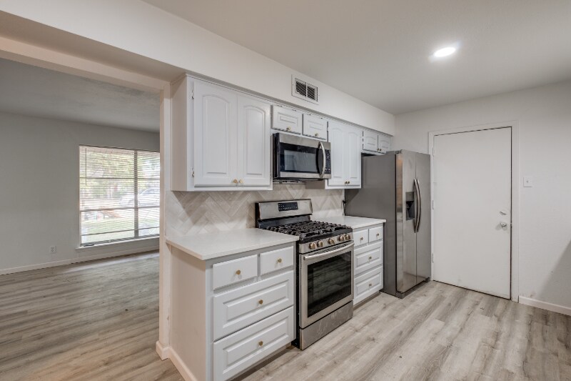Building Photo - 3003 Harlan Dr