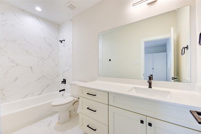 Building Photo - 1928 Gregg St