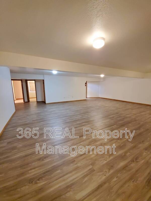 Building Photo - 5601 W 18th St