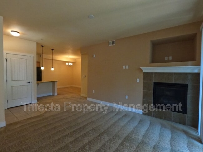 Building Photo - 2445 Windrow Dr