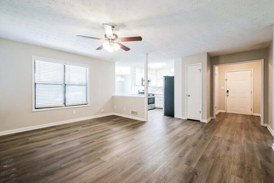 Building Photo - 5503 Springwood Ln