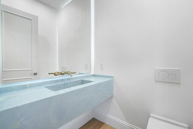 Building Photo - 9599 Moritz Way