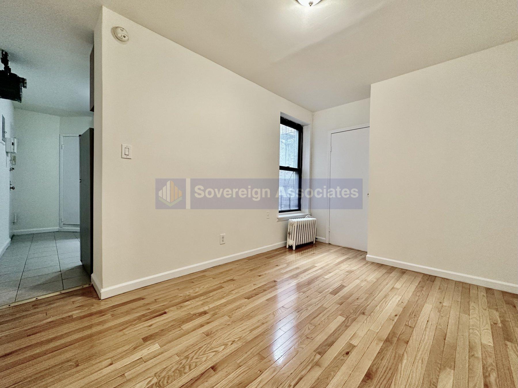 Building Photo - 401 E 68th St