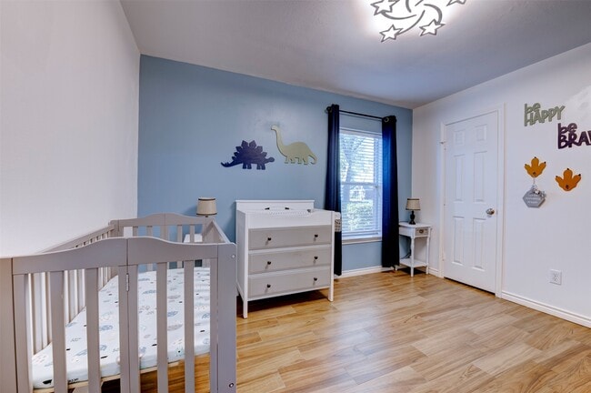 Building Photo - 1423 Sand Lake Ln