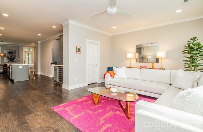 Building Photo - 1134 E 36th St