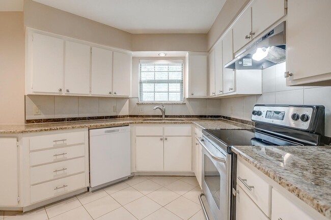Building Photo - Ridgerock Duplex