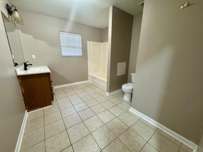 Building Photo - 208 Ohara Dr
