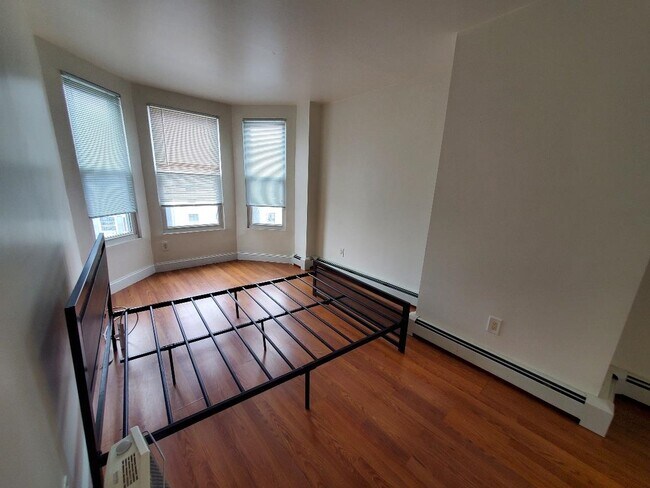 Building Photo - 78 Belmont Ave