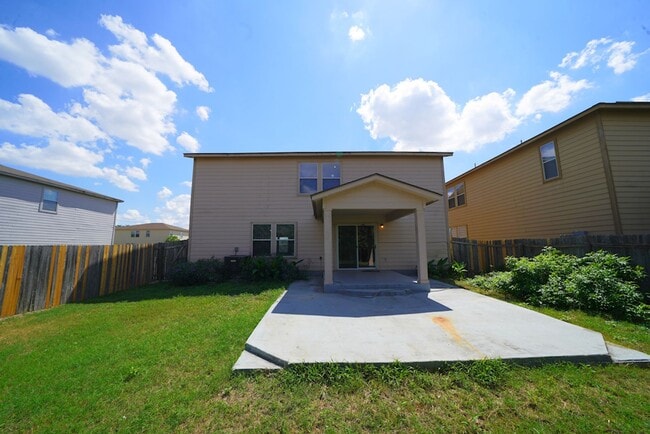 Building Photo - Charming 4-Bedroom, 2.5-Bathroom Home in C...