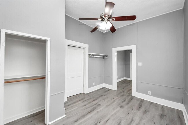 Building Photo - 114 N St Charles St