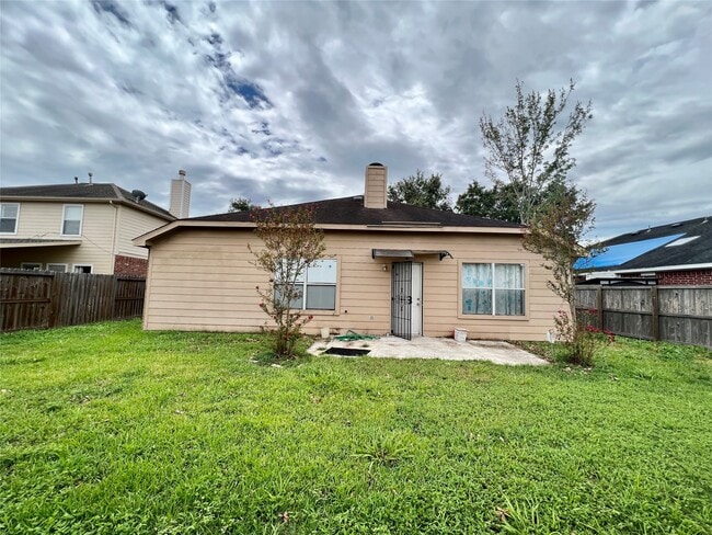 Building Photo - 9803 Hallmark Ln