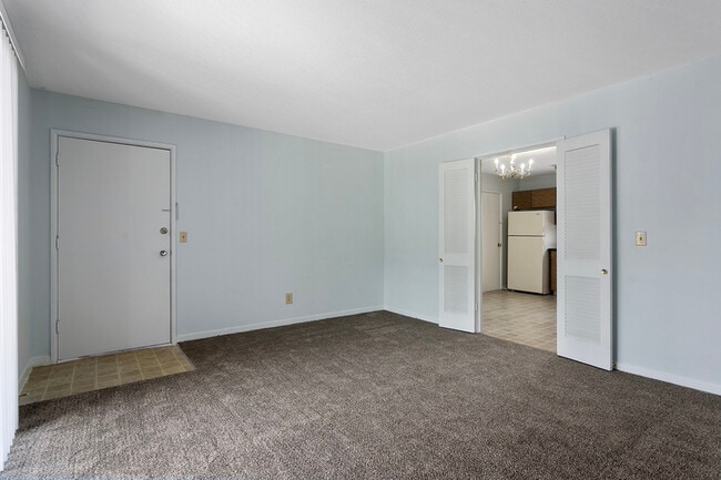 Building Photo - 425 W 87 Pl