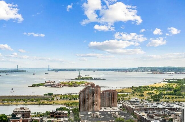 Building Photo - 88 Morgan St