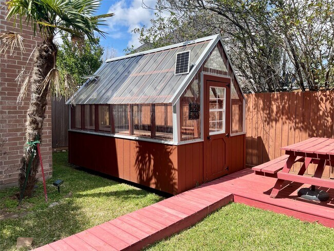 Building Photo - 6710 Creek Village Dr